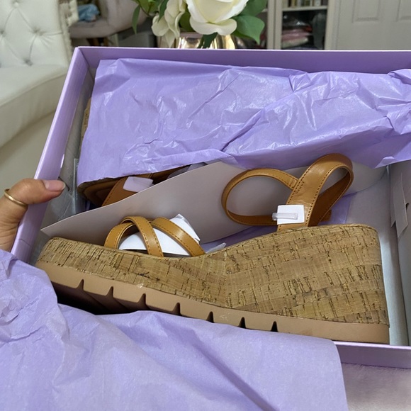 MADDEN GIRL WOMEN’S VAULT STRAPPY PLATFORM WEDGE SANDALS COLOR TAN SIZE: 10 - Picture 4 of 10